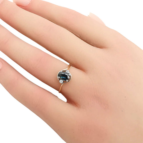 Bague 53 Bague or jaune, saphir et diamants 58 Facettes