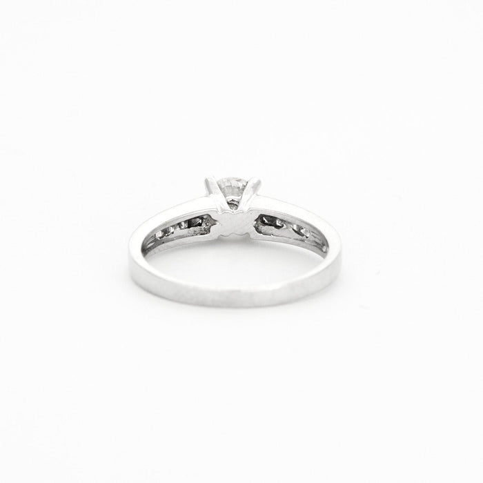 Bague 53 Bague solitaire en or gris ornée de diamants 58 Facettes GS6