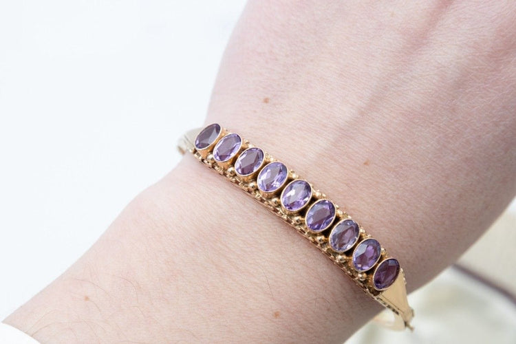 Bracelet Bracelet rigide en or jaune avec améthystes, Pays-Bas, milieu du XXe siècle 58 Facettes 10690