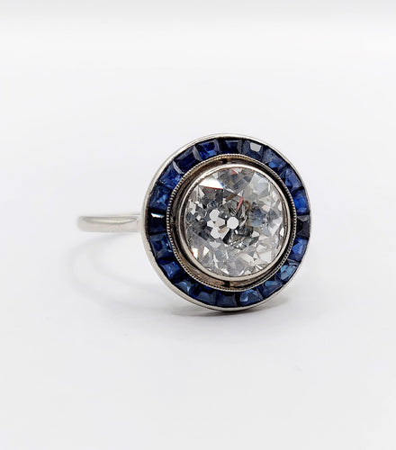 Bague 57.5 Bague cible art deco or blanc 18k diamant taille ancienne 2,40 carat et saphirs calibrés (circa 1920) 58 Facettes A06140