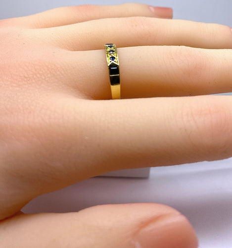 55 Bague en or jaune et saphirs 58 Facettes AB569