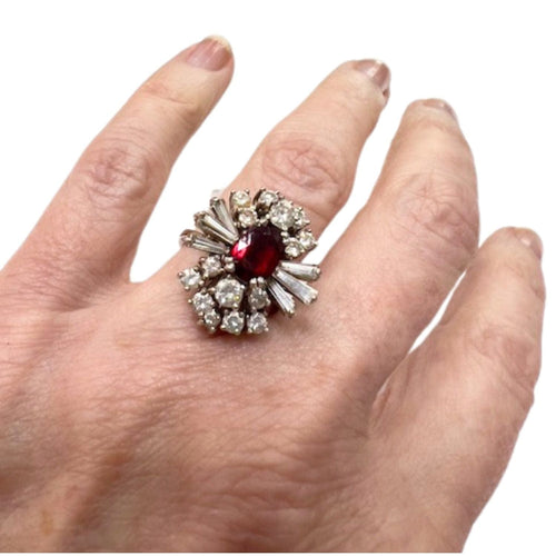 Bague 50 Bague design rétro 1945-1950 en or avec diamants de 2,14 ct et rubis 58 Facettes Q323(966)