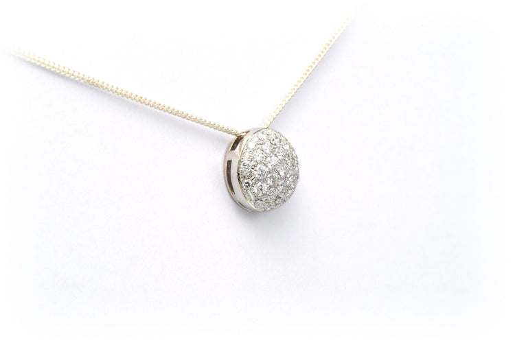 Pendentif Pendentif contemporain en or blanc serti de diamants 58 Facettes 21053