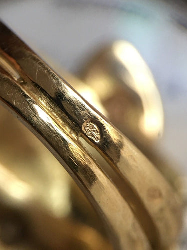 Bague 51 Bague ancienne en or jaune 18K représentant deux serpents 58 Facettes