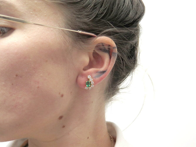 Boucles d'oreilles boucles d'oreilles en or jaune 18k serties emeraudes & 12 diamants 1ct s 58 Facettes 271351