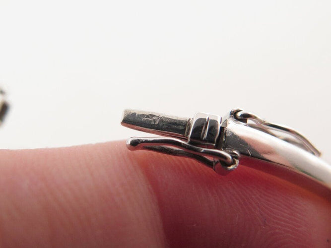 Bracelet bracelet jonc coeur serti 30 diamants 1.55ct t15 or blanc 18k 10gr 58 Facettes 267662