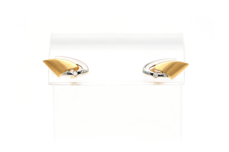 Boucles d'oreilles Boucles d'oreilles en or jaune et blanc serties de diamants 58 Facettes B569