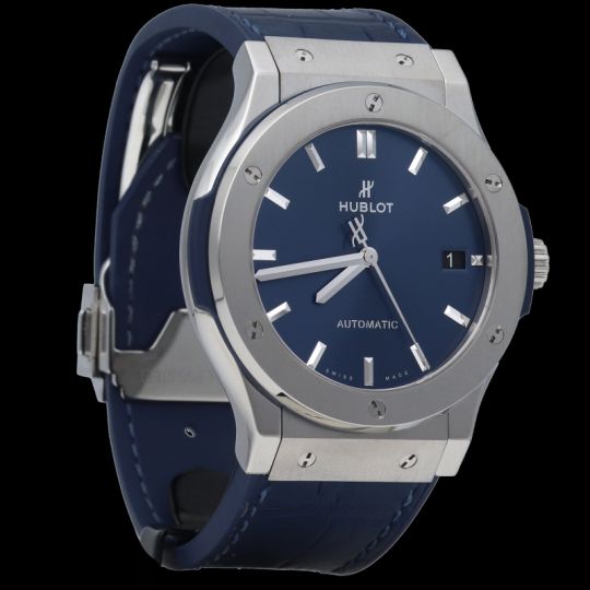 Hublot Classic Fusion Titanblaue Uhr