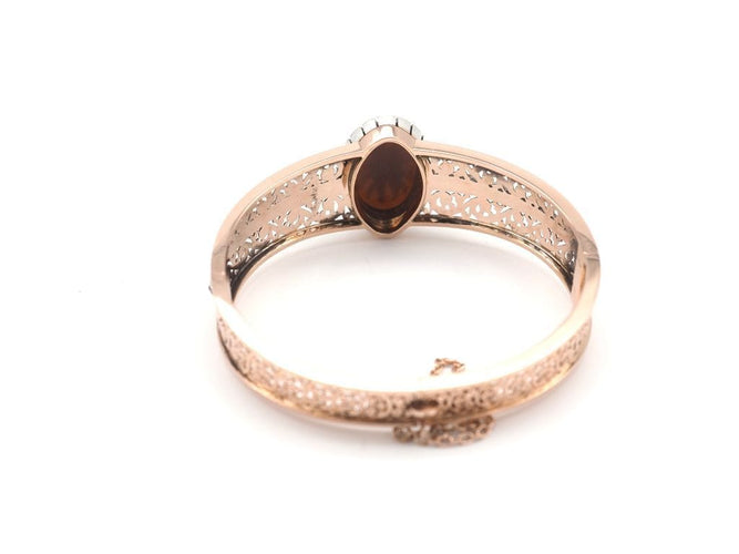 Broche Broche en or jaune, camé, diamants et perles 58 Facettes