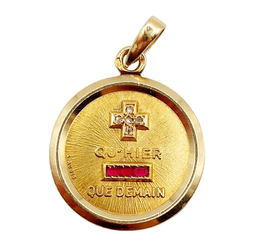 Pendentif AUGIS - Pendentif médaille d'amour  23mm or jaune et rubis  "+ QU'HIER - QUE DEMAIN" 58 Facettes A06325