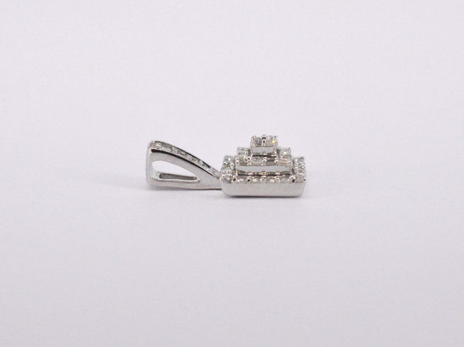 Pendentif Pendentif en or blanc avec diamants 58 Facettes 2024