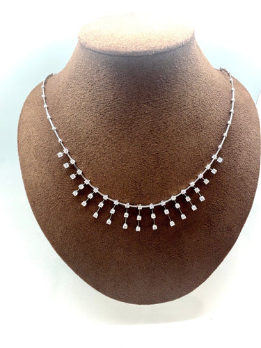 Collier Collier draperie or blanc et diamants 58 Facettes M9012