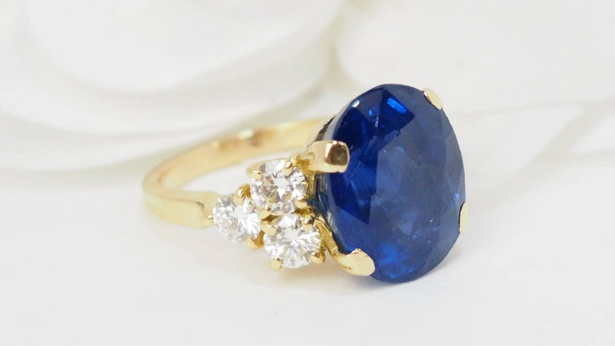 Bague Bague en or jaune, saphir de Ceylan et diamants 58 Facettes