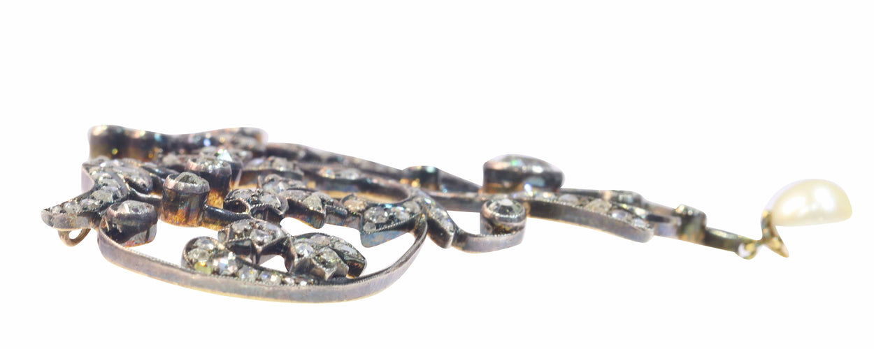 Pendentif Rêverie romantique : broche-pendentif en diamant victorien avec accent de perles 58 Facettes 22154-0348