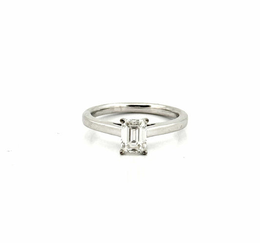 Bague 54 Solitaire en or 18 carats , diamant taille émeraude 58 Facettes