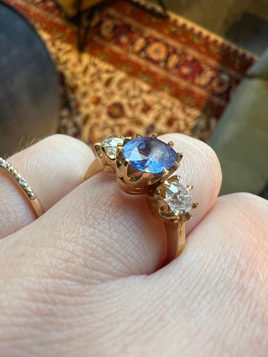 Bague 53.5 Bague ancienne en saphir bleu et diamant 58 Facettes