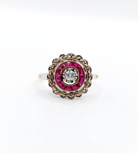 Inelul țintă Art Deco aur roz, diamant, rubine calibrate (circa 1920)