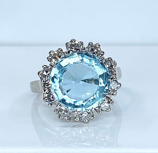 Bague 49 Bague en or blanc 18 carats, aigue marine et diamants 58 Facettes AB495