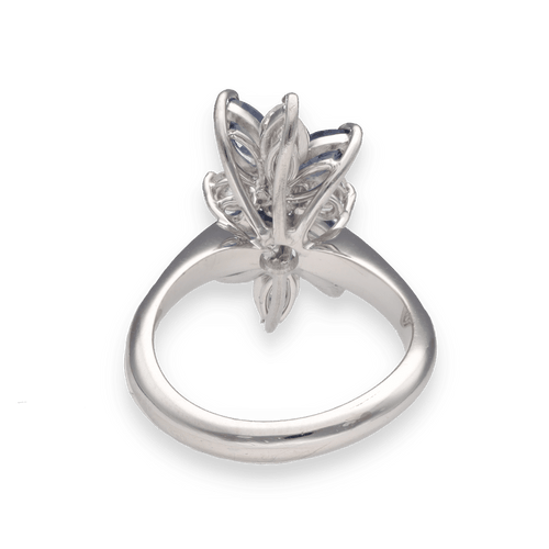 Bague 53 Bague en or gris avec saphirs navettes et diamants brillants 58 Facettes