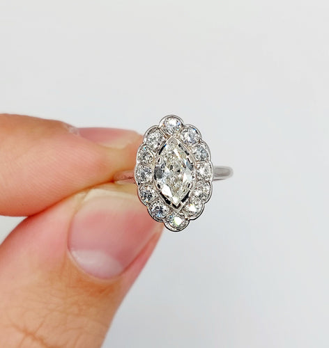 Bague 50 Bague marquise Art Déco or blanc, diamants 58 Facettes A05282