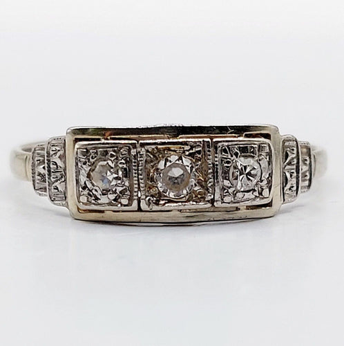 Bague 54 Bague jarretière Art Déco or blanc et platine, diamants taille brillant (circa 1920) 58 Facettes A05583