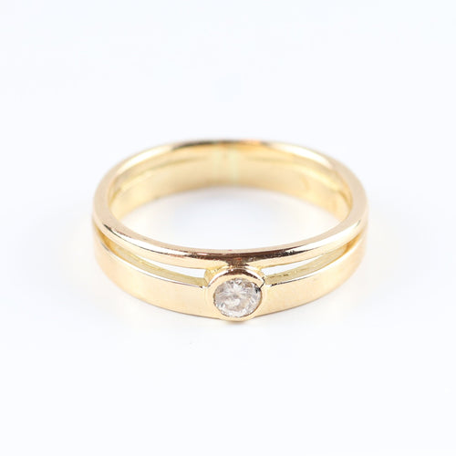 Bague 51 Bague solitaire en or jaune 18 carats avec diamant 58 Facettes 159/24