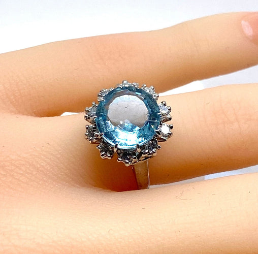 Bague 49 Bague en or blanc 18 carats, aigue marine et diamants 58 Facettes AB495