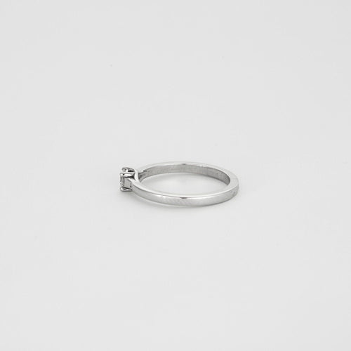 Bague 53 Solitaire en or blanc orné d'un diamant 58 Facettes 517472