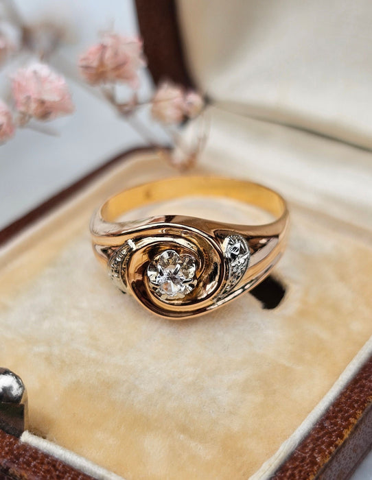 Bague 55 Bague tourbillon or rose 58 Facettes 612