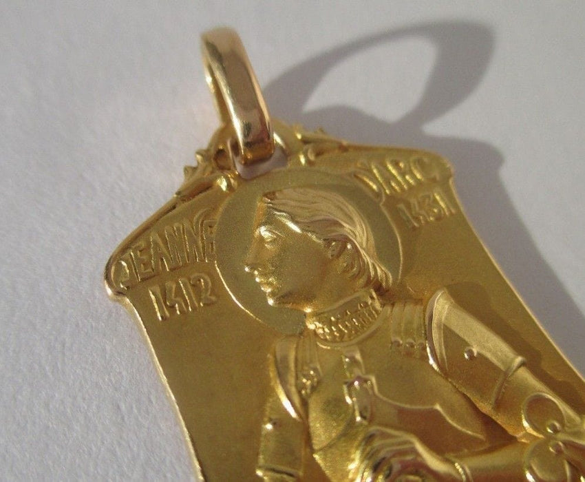 Pendentif Rare médaille pendentif Jeanne d’Arc MAZZONI 58 Facettes