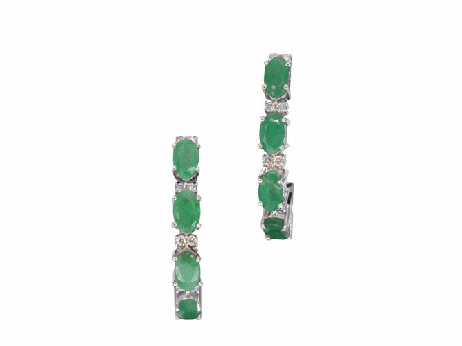 Boucles d'oreilles Boucles d'oreilles en or blanc avec diamants et émeraude 58 Facettes 2134