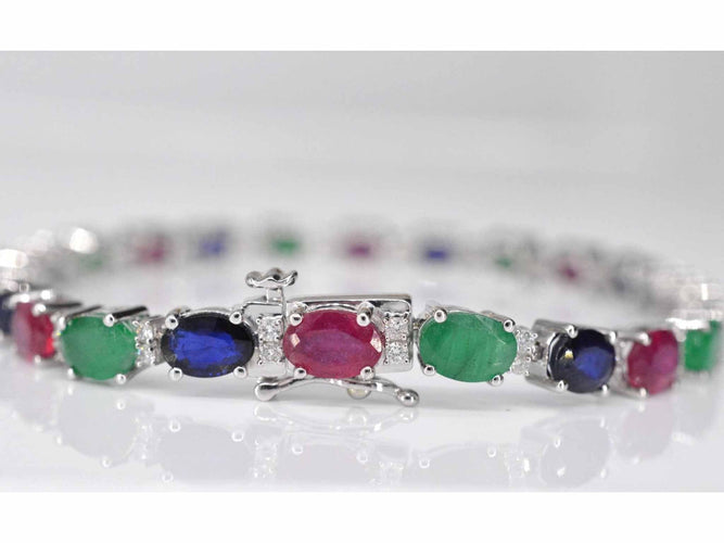 Bracelet Bracelet tennis en or blanc avec diamants, saphir, rubis et émeraude 58 Facettes 2068