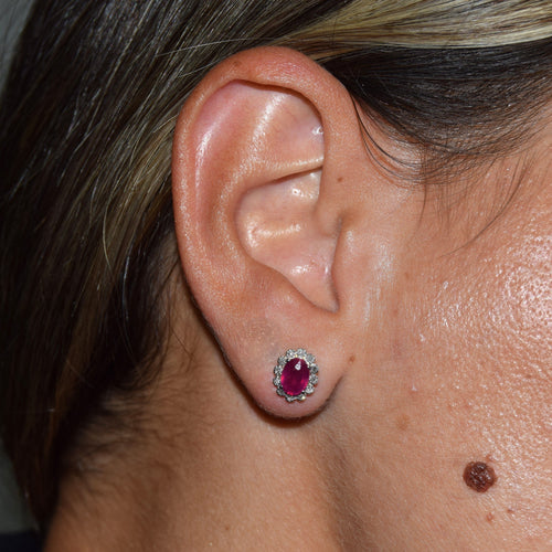 Ohrringe aus Weißgold mit Rubinen und Diamanten 