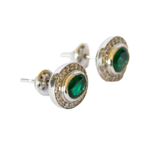 Boucles d'oreilles Boucles d'oreilles style art déco en or 18 carats avec diamants et émeraudes 58 Facettes A2318