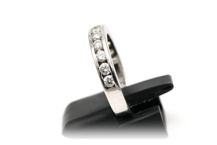 Bague 53 Alliance demi-américaine contemporaine or blanc, diamants 58 Facettes B724