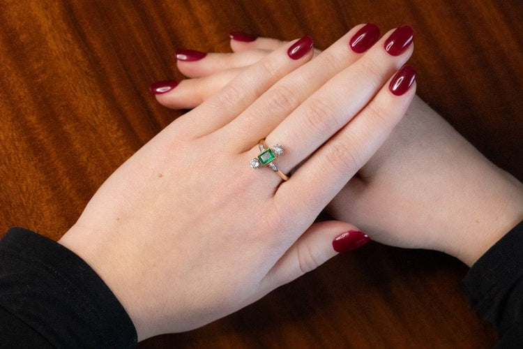 Antique gold and platinum ring, emerald and diamonds, 1910/1920