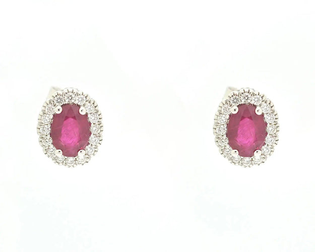 Boucles d'oreilles en or blanc serties de rubis ovales et de diamants