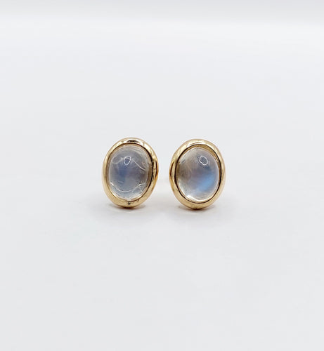 Boucles d'oreilles Puces d'oreilles vintage or jaune cabochons pierres de lunes 58 Facettes A05689