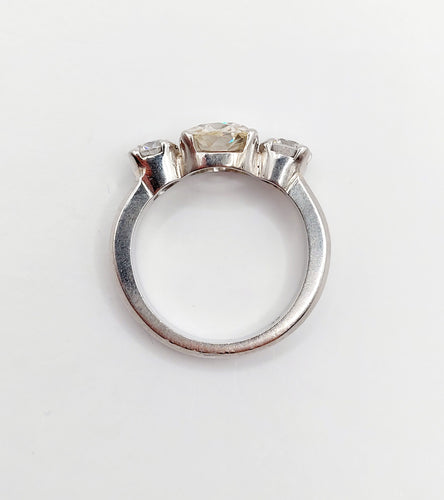 Inel tip jonc Art Deco din Platină și diamante (1,30 ct + 0,90 ct) 