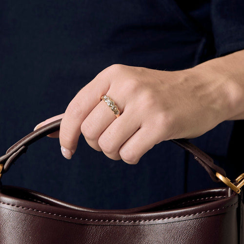 Bague 56,5 Bague jarretière or jaune et diamants 58 Facettes B250218