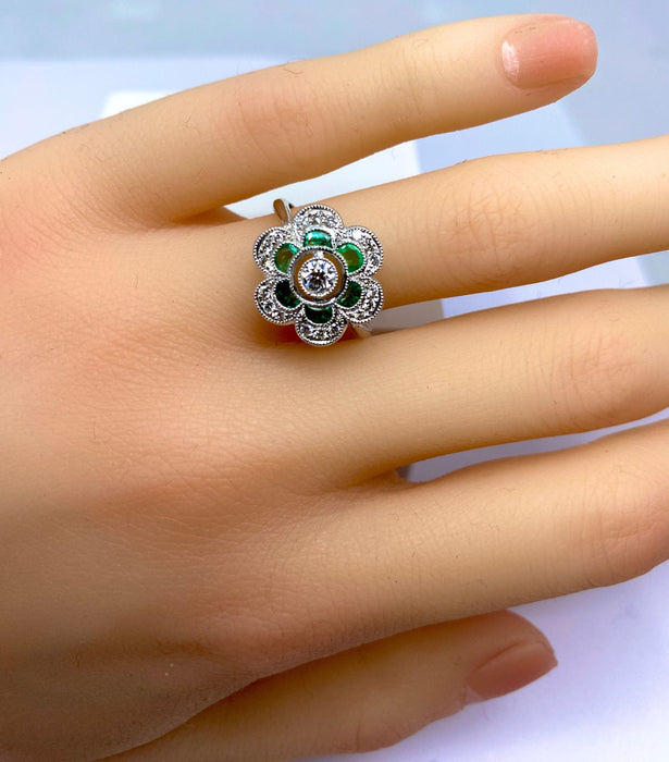 White gold, emerald and diamond ring