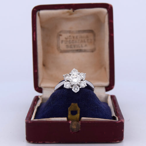 Bague 54 Bague ancienne en or blanc avec diamants 58 Facettes