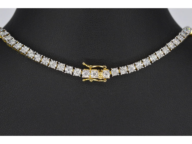 Yellow gold necklace with 3.50 carats diamonds 