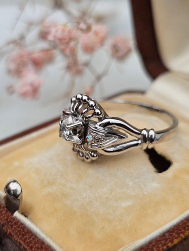 Bague 53 Bague or blanc diamants 58 Facettes 227