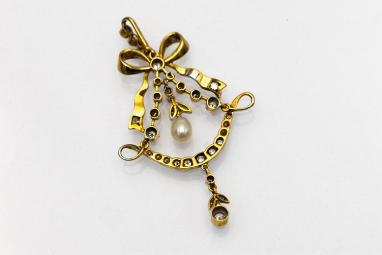 Pendentif Pendentif antique en or avec diamants et perles 58 Facettes 10231