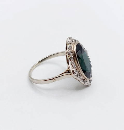 Anel pompadour Art Deco em Platina, safira 4,30 quilates e diamantes de corte antigo 