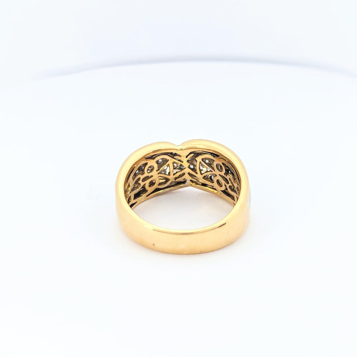 Yellow gold and diamond pavé ring