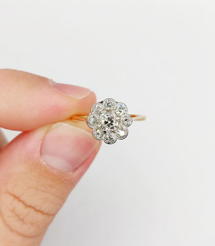 Bague 52.5 Bague marguerite antique or jaune 18k et 1,00 carats diamant taille ancienne (circa 1900) 58 Facettes A05938