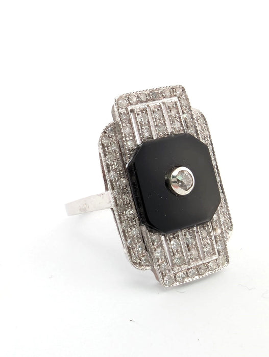 Bague 57 Bague en or blanc avec onyx et diamants 58 Facettes