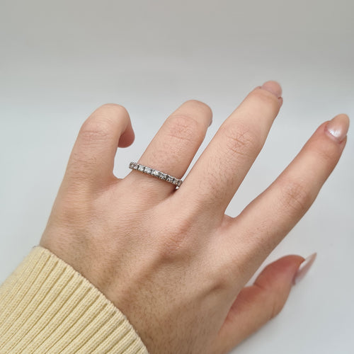 Bague 56 Demi-alliance or blanc diamants 58 Facettes